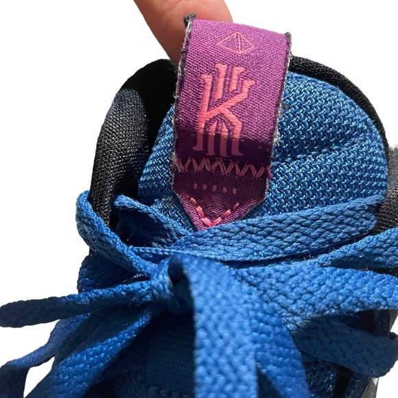 Athletic_Shoes